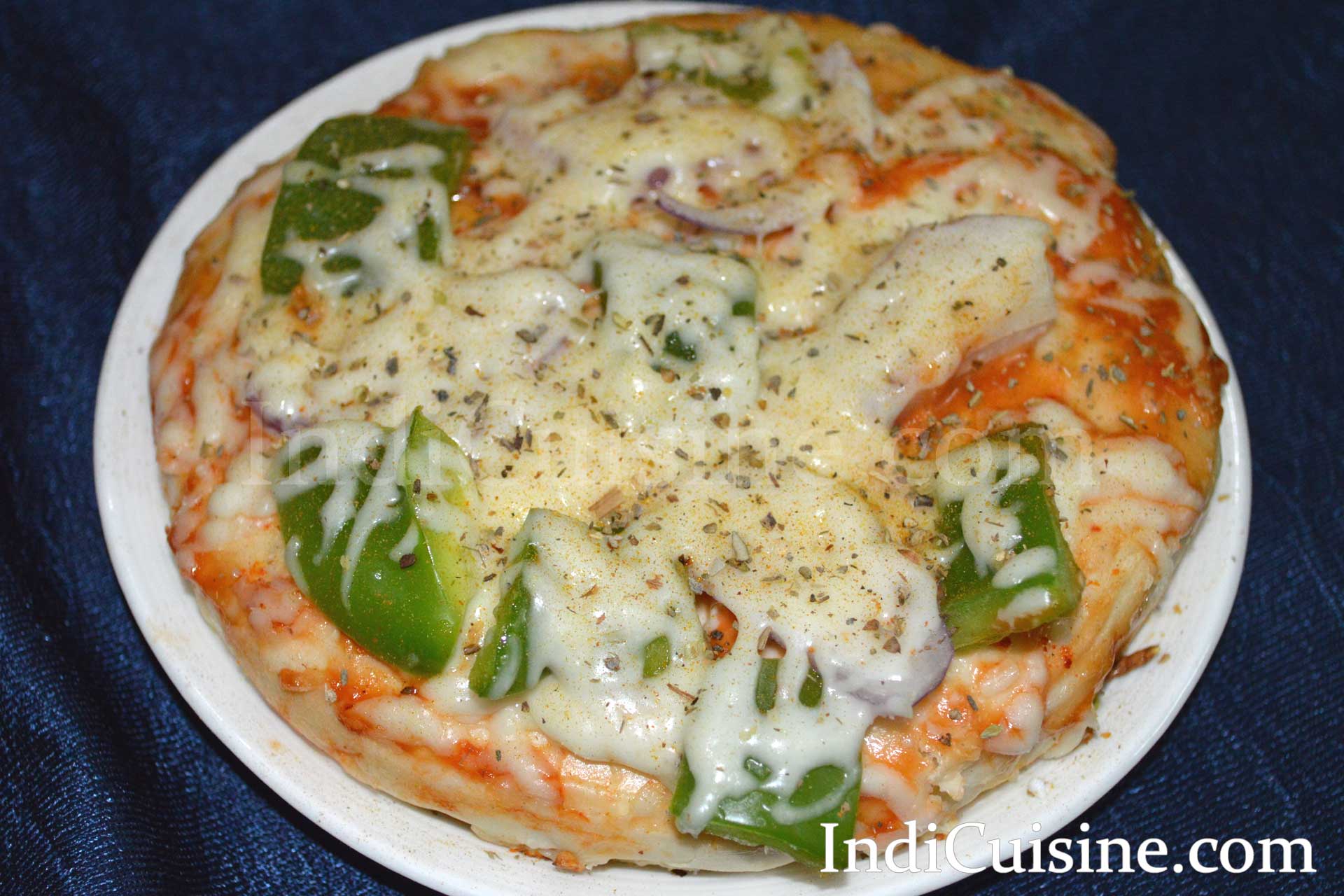 Onion Capsicum Pan Pizza Image, Onion Capsicum Pan Pizza Photo